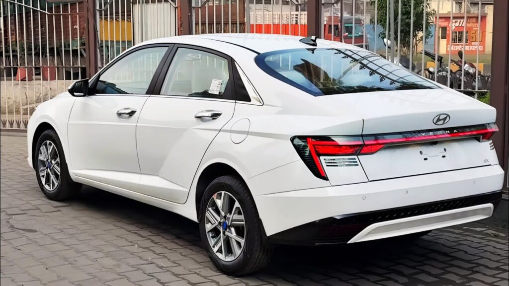 Hyundai Verna 2025 Shocks Sedan Market With Turbo Power, High Mileage & Premium Safety