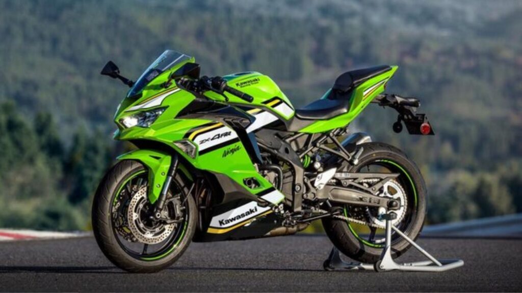 Kawasaki Ninja ZX-4RR 2025: The Only 400cc Inline-Four Supersport That Feels Like a Mini Superbike